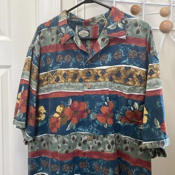 Tommy Bahama - Large Pattern Hawaiian Rayon Blend Button Down Shirt Sleeve - M - Picture 2 of 9